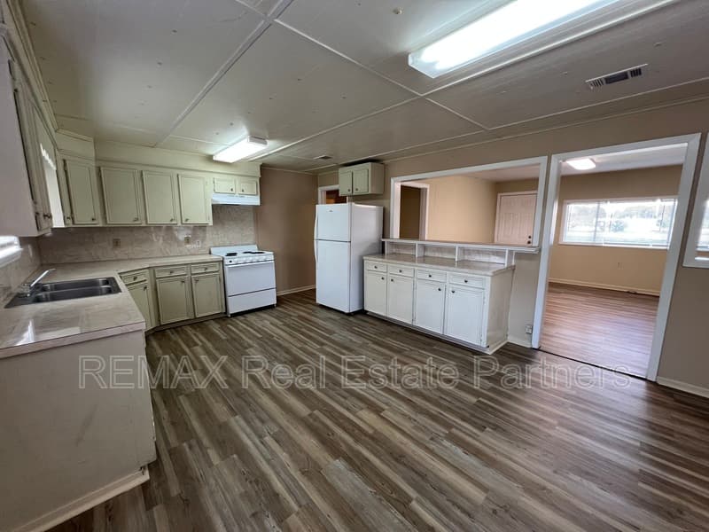 Hattiesburg House: 2997 Highway 589