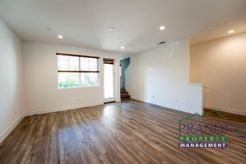 Novato Condo: 906 Rockview Rd