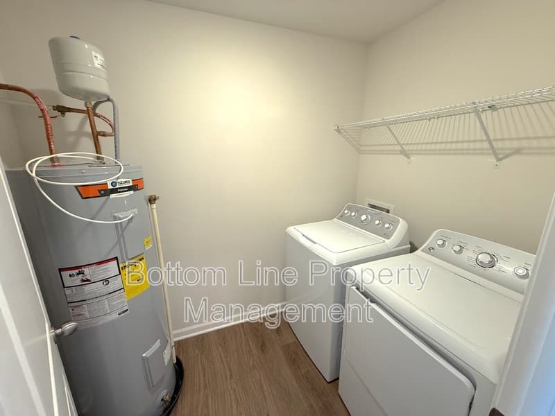 Charlotte Townhome: 15708 Country House St