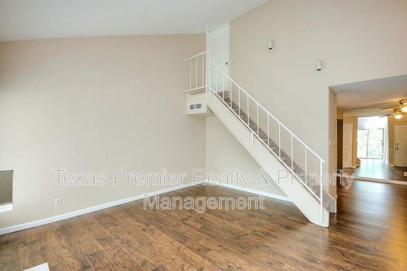 Houston Condo: 10811 Richmond Ave