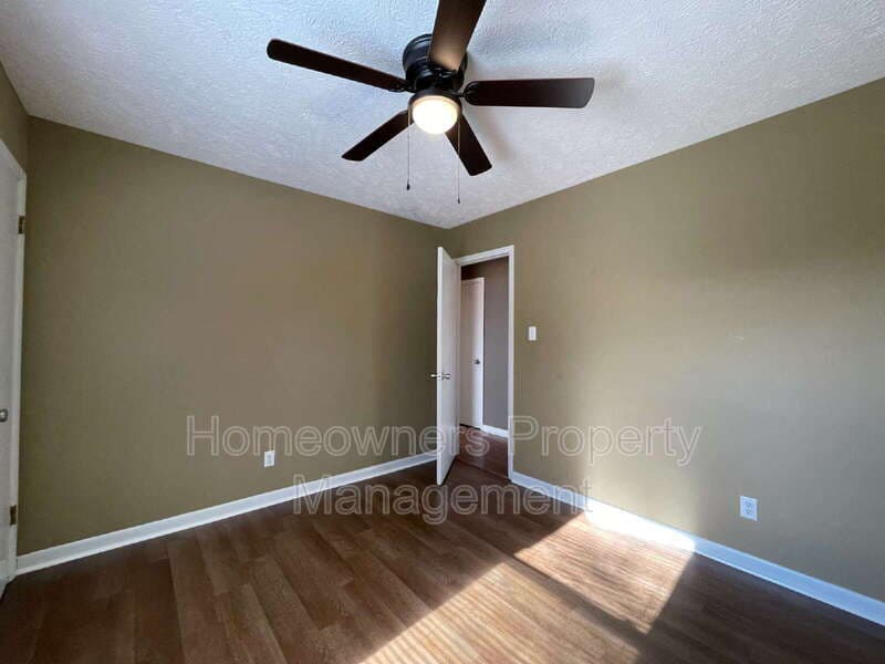 Fayetteville House: 6383 Hawfield Dr
