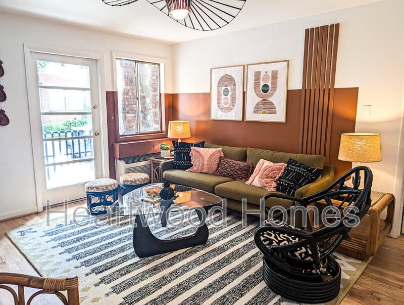 Columbia House: 934 Laurens Street