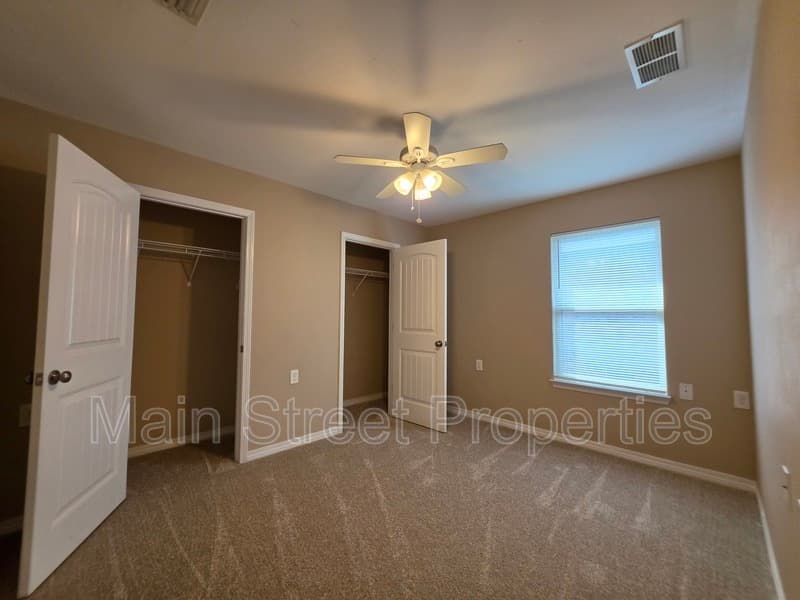 Pace House: 5794 Corkscrew Ct