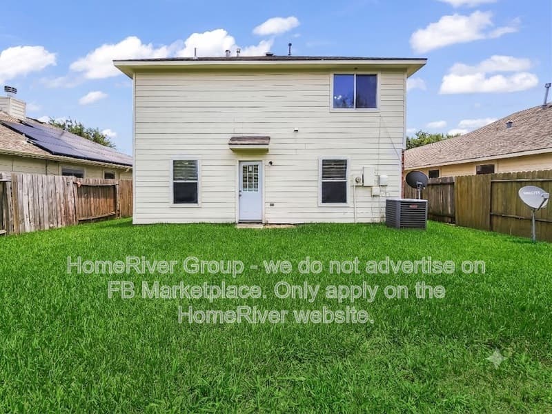 Houston House: 14007 Marners Ct