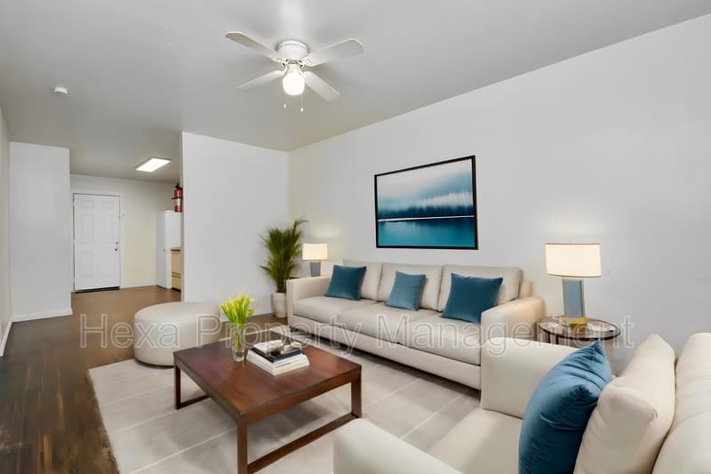 Houston Condo: 4207 Phlox St
