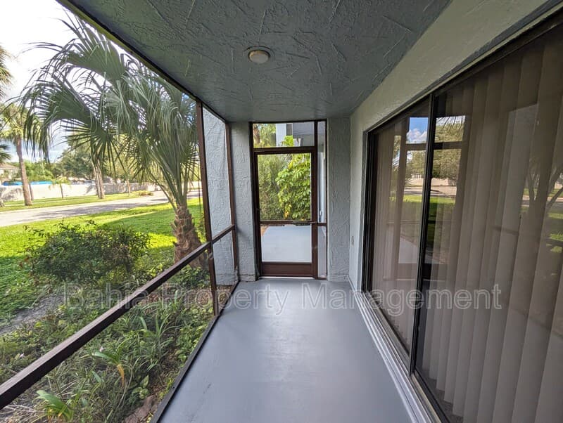 Tampa Condo: 6306 Grand Bahama Cir