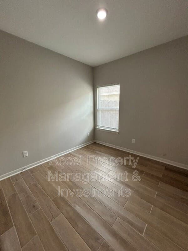 McAllen House: 8410 N 33rd Lane