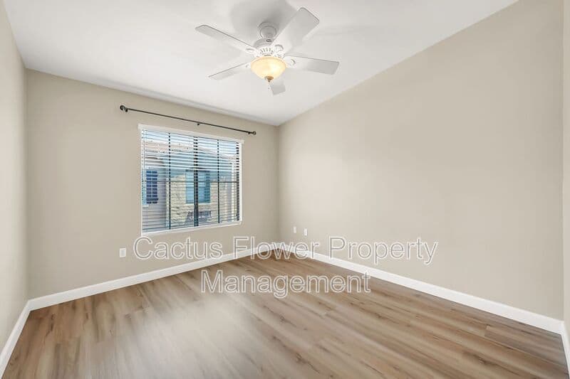 Tempe House: 280 S Evergreen Rd