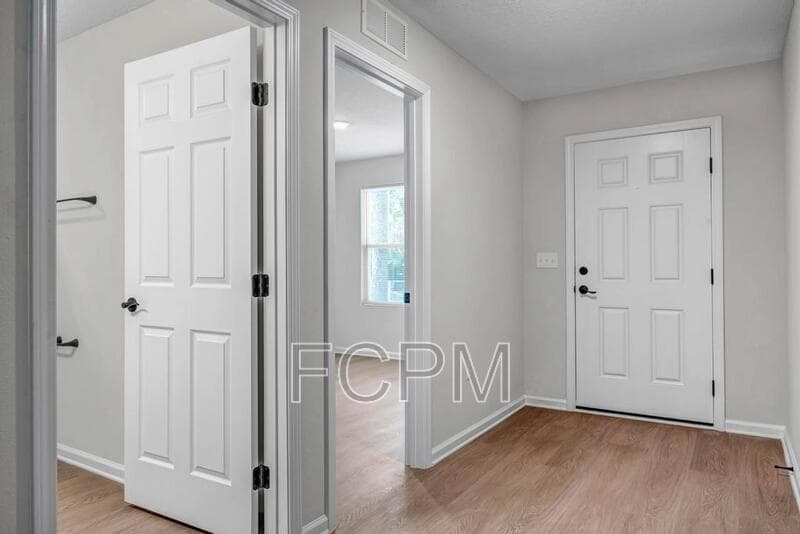 Jacksonville House: 5460 Amazon Ave