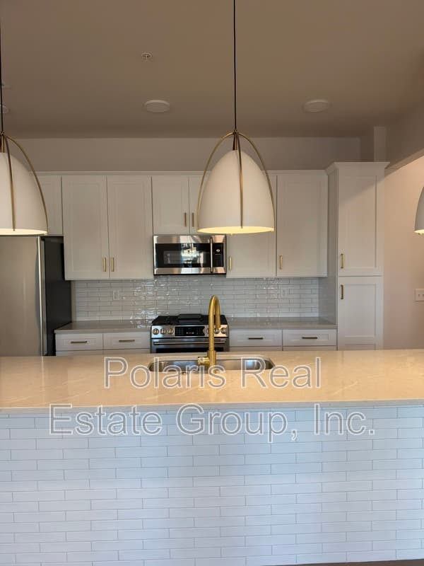 Carmel Condo: 925 Veterans Way