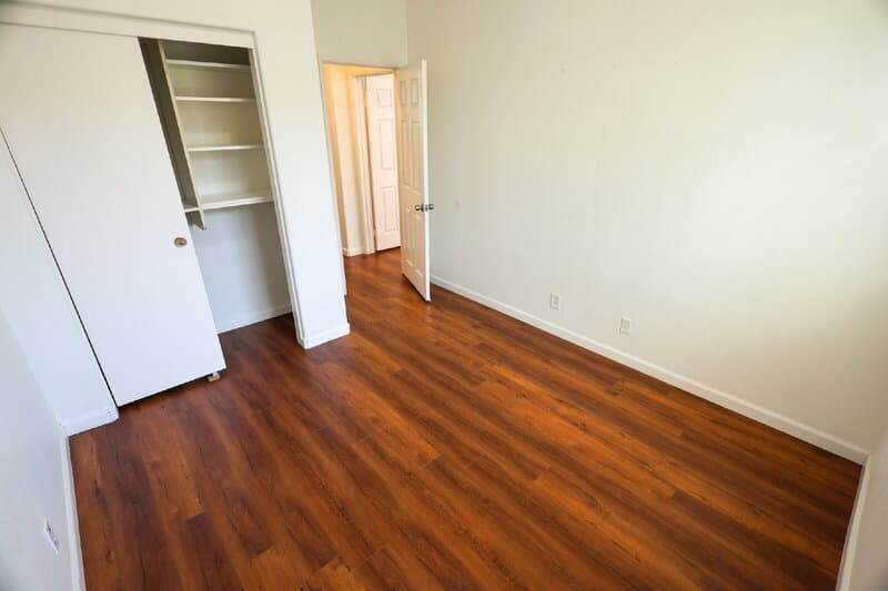 Long Beach House: 2942 Claremore Ln
