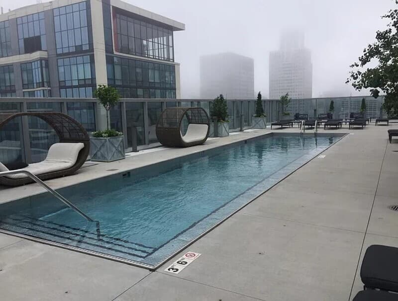 Chicago Condo: 130 N Garland Ct