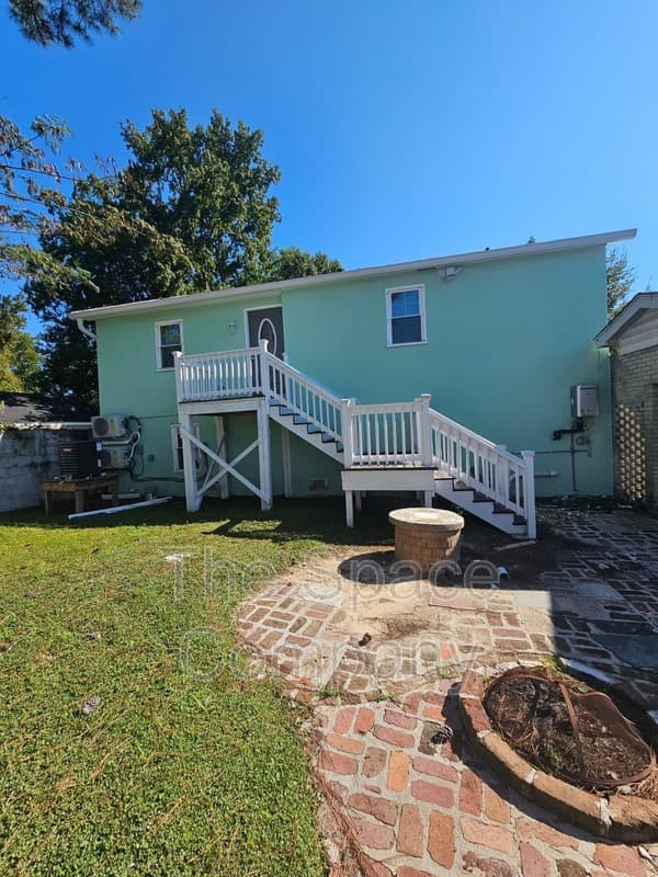 Charleston Condo: 1118 Gunn Avenue