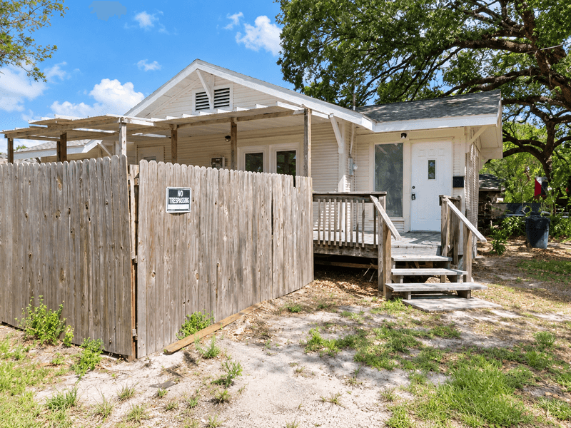 Tampa House: 7704 North Huntley Avenue