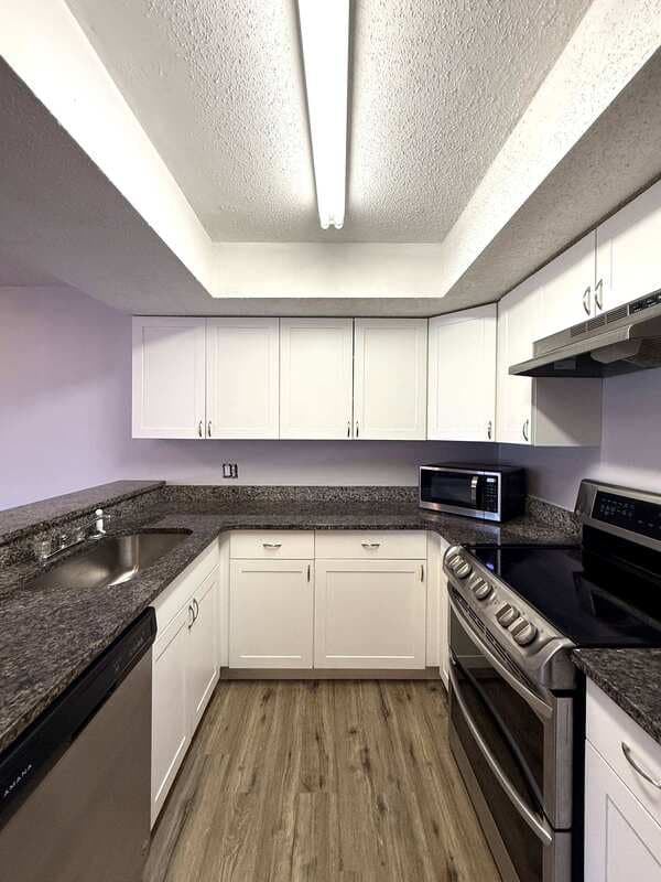 Brandon Condo: 3202 Bloomingdale Villas Court -3202