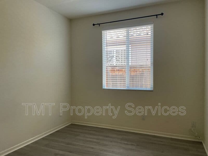 Elk Grove House: 10408 Siltstone Way