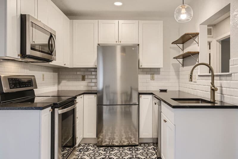 Austin Condo: 1015 E Yager Ln