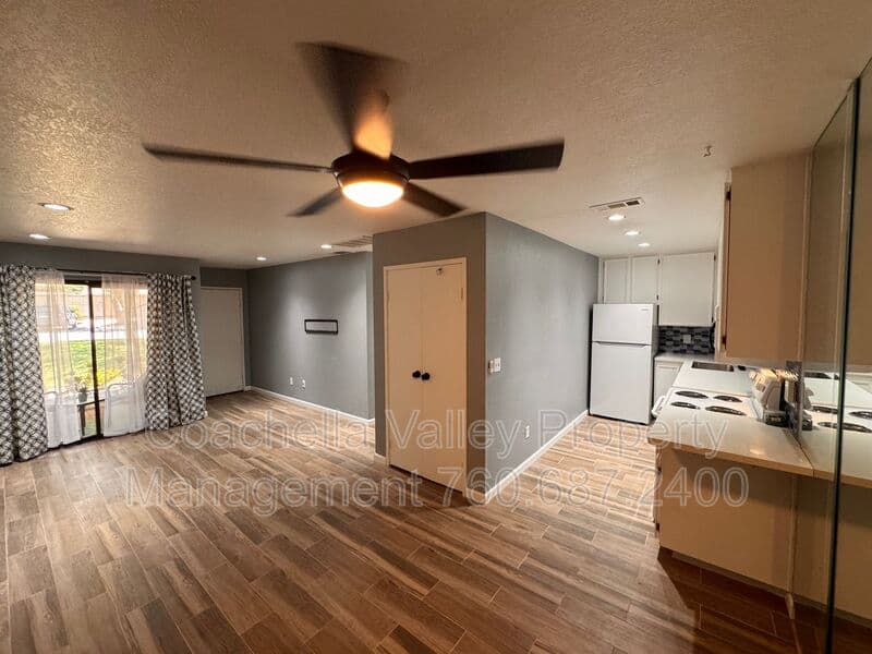 Palm Springs House: 685 N Ashurst Ct