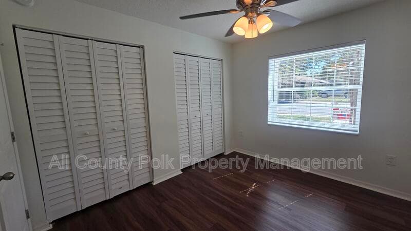 Lakeland Apartment: 915 Ariana St