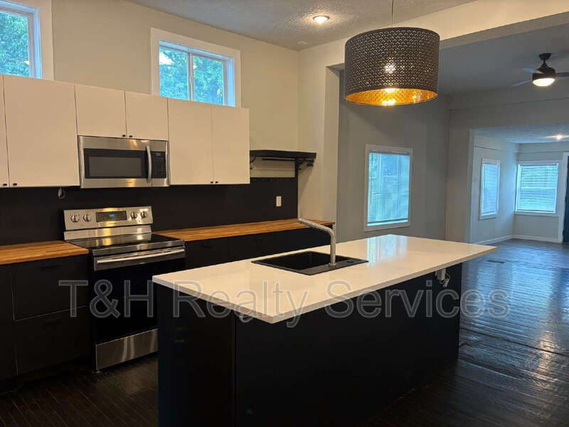 Indianapolis House: 422 Iowa Street