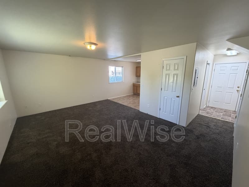 Grants Pass Condo: 327 Pardee Ln
