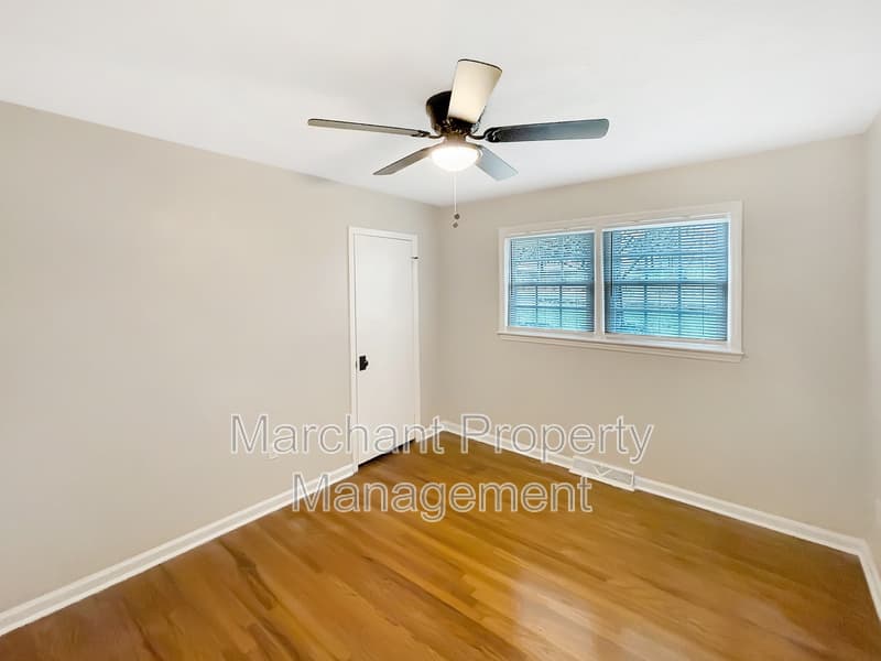 Taylors House: 15 Wood Circle