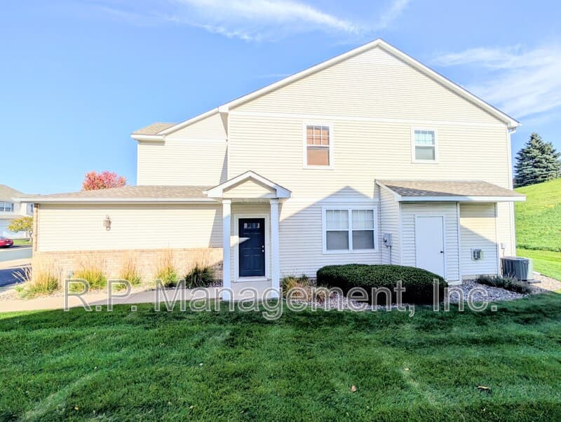 Prior Lake Townhome: 14321 Brookmere Blvd NW