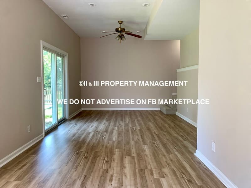Kansas City House: 6011 North Harden Court