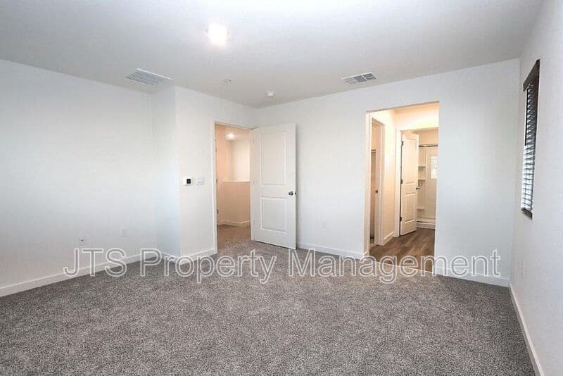 Roseville House: 2049 Shady Tree Circle