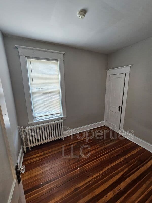 Albany House: 13 Southern Blvd.