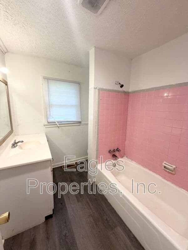 Goldsboro House: 103 Brock St