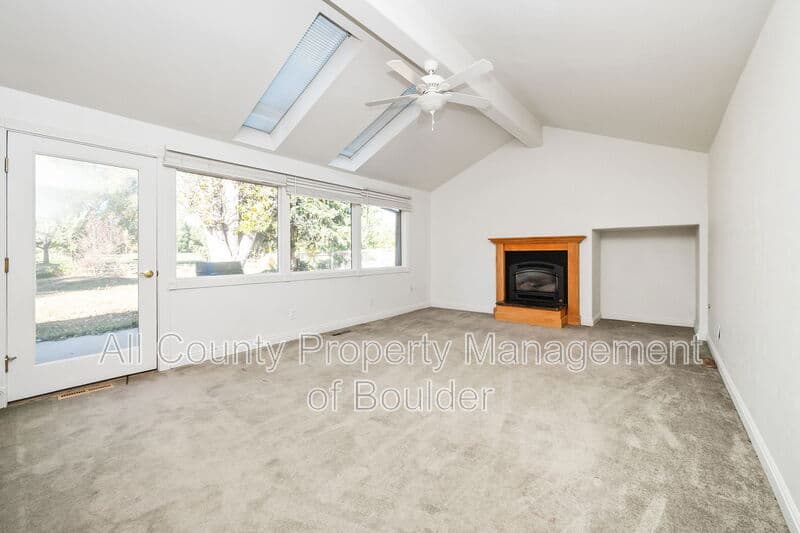Boulder House: 4453 Pali Way