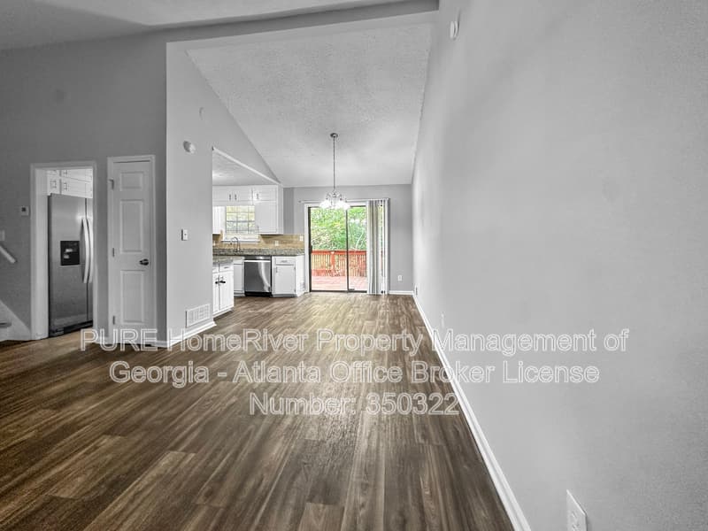 Riverdale House: 191 Aaron Ct