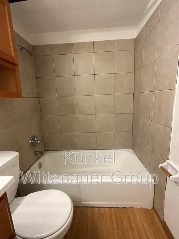 Swansea Condo: 1813-4 Jamestown Road