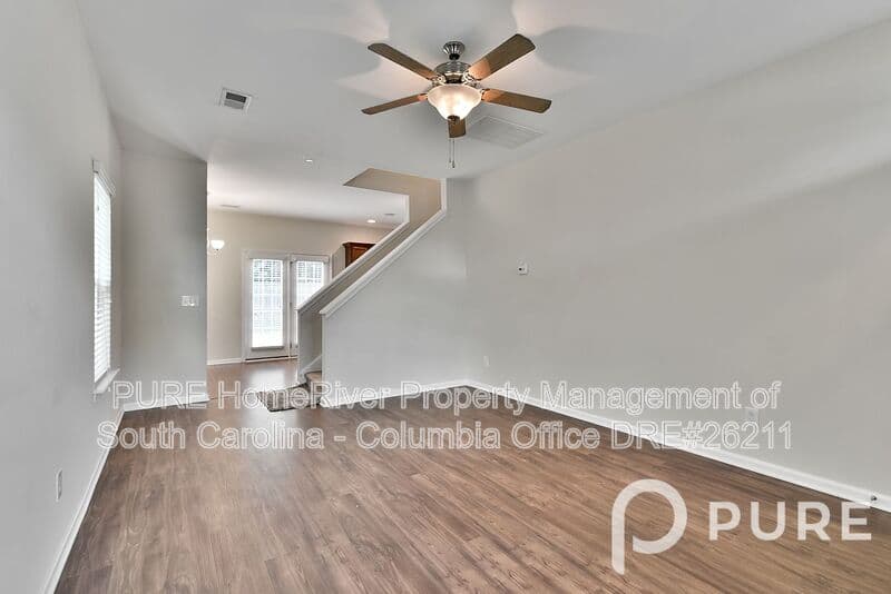 West Columbia House: 512 Spanish Leaf Lane
