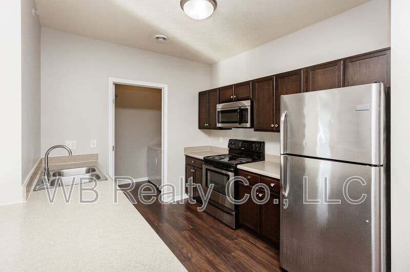 Grimes Condo: 1951 N James St