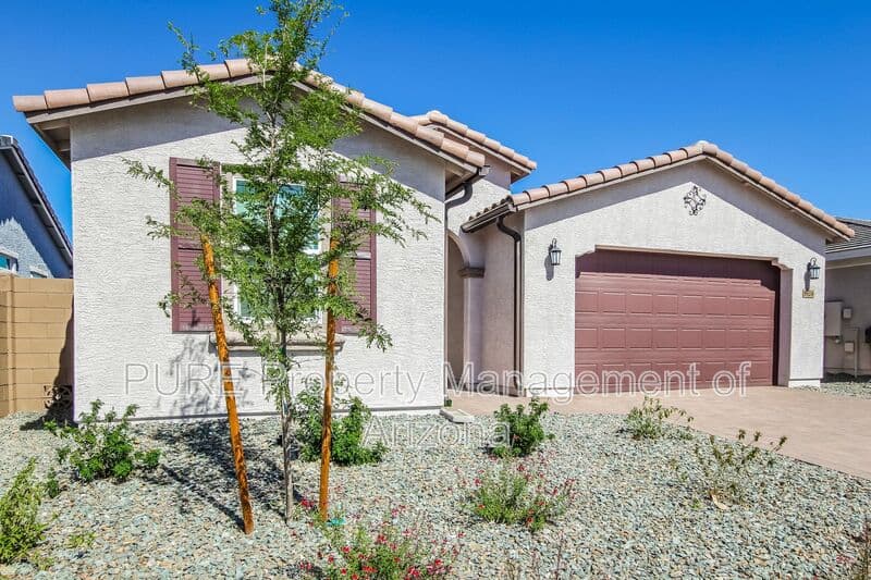 Phoenix House: 9524 W Flower St