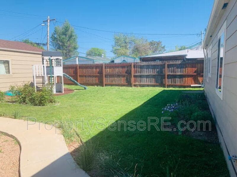 Aurora House: 1121 Alton Street