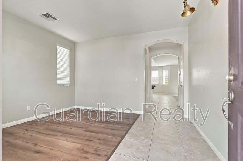 Las Vegas House: 5582 Grinding Rock Way