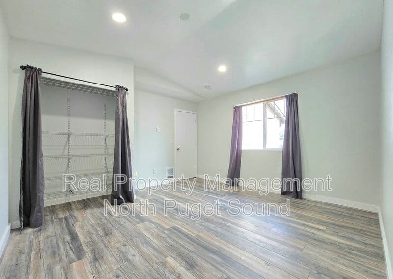 Marysville House: 13008 58th Ave NE