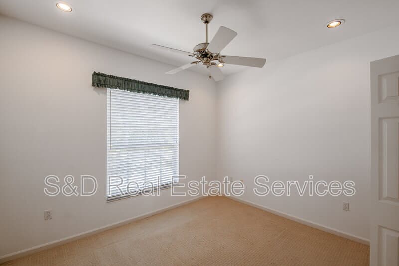 Lakeland Condo: 447 Enclave Place