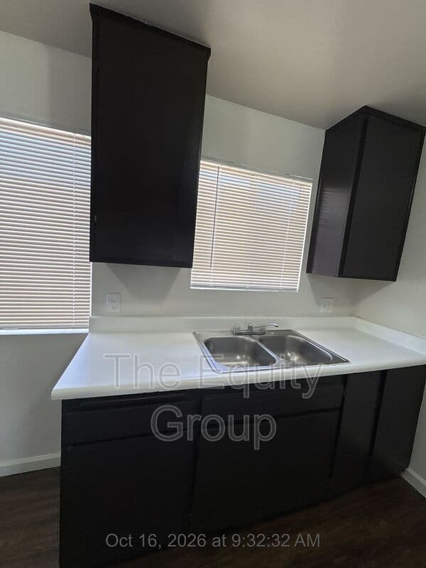 Visalia Condo: 615 S Demaree St