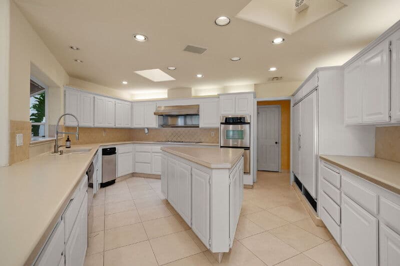 San Diego House: 18714 Bernardo Trails Dr