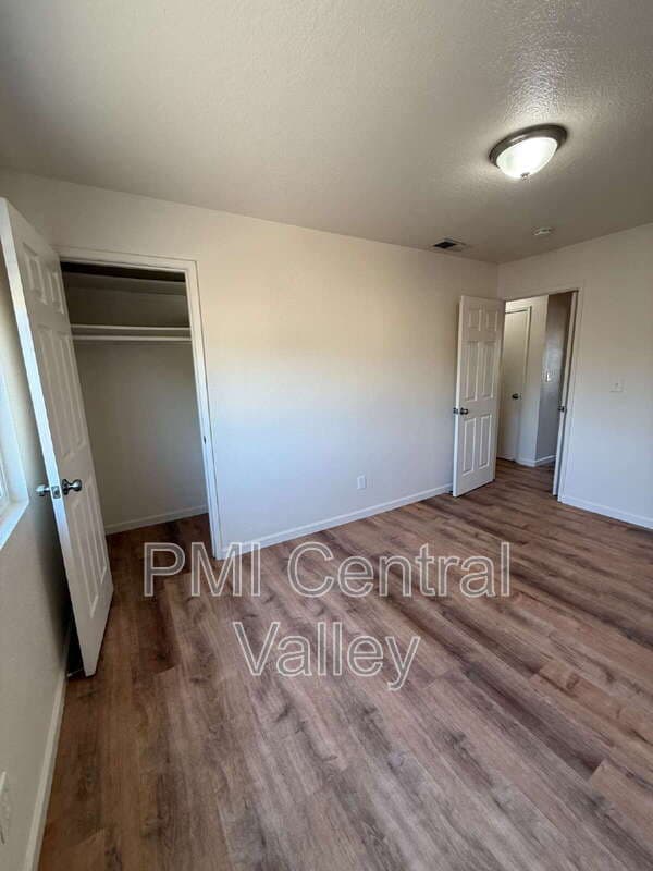 Denair Condo: 3557 Merced Ave C