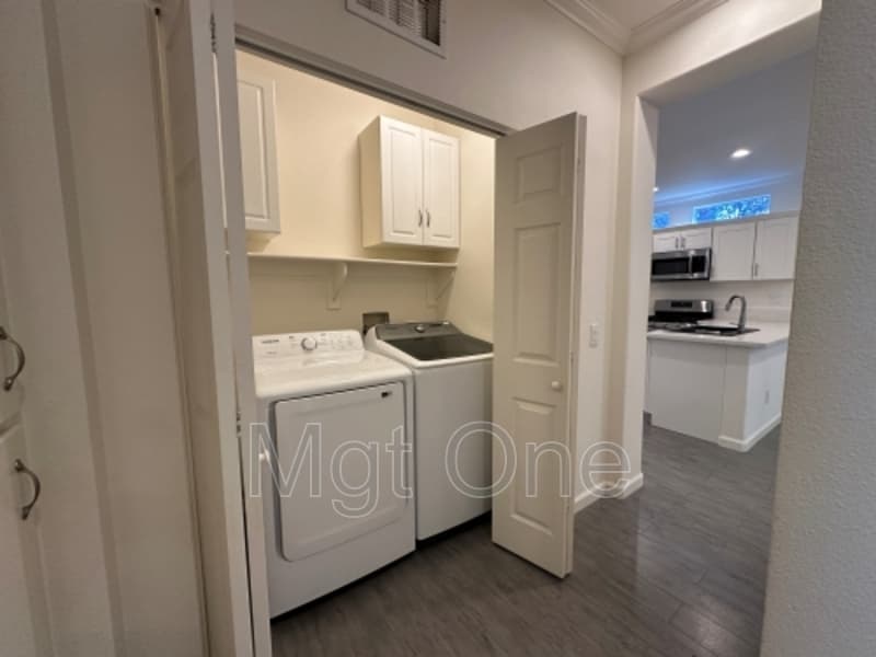 Corona House: 3491 Redport Drive