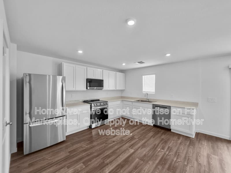 Florence House: 578 W Van Haren St