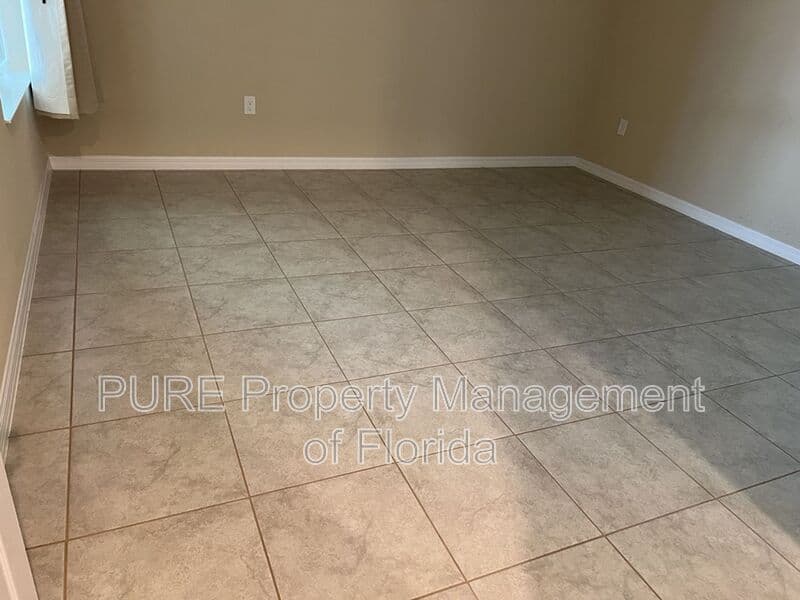 Ocala House: 10376 SW 99th Street