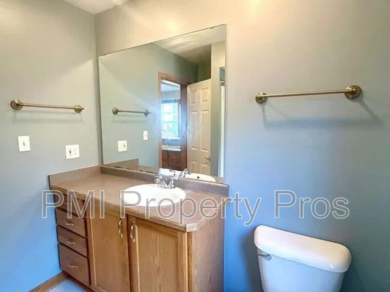 Waukesha Condo: 424 W College Ave