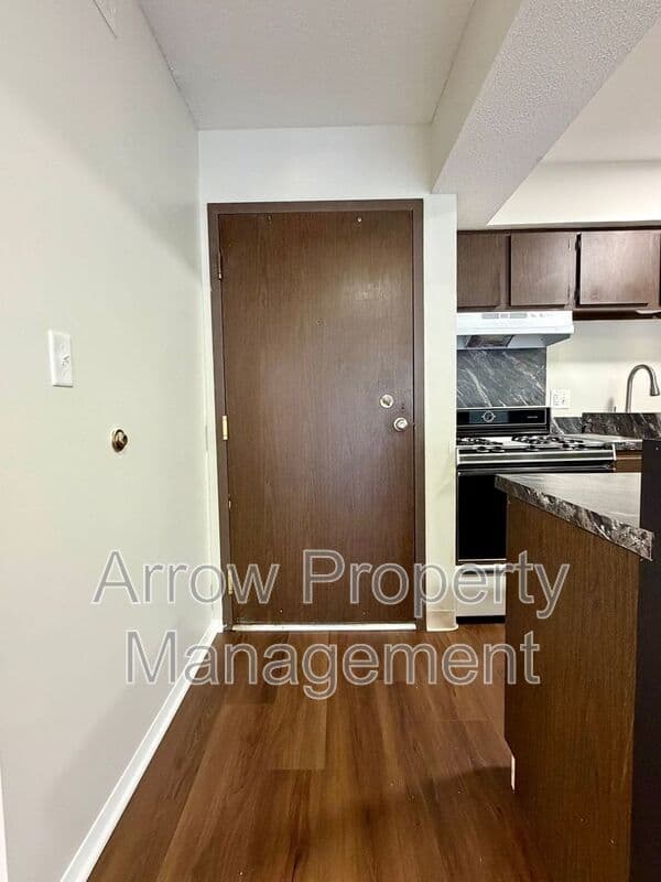 Lincoln Condo: 649 South 18th Street-31