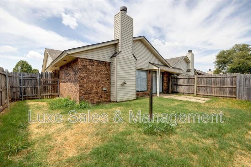Oklahoma City House: 3718 Southwind Ave